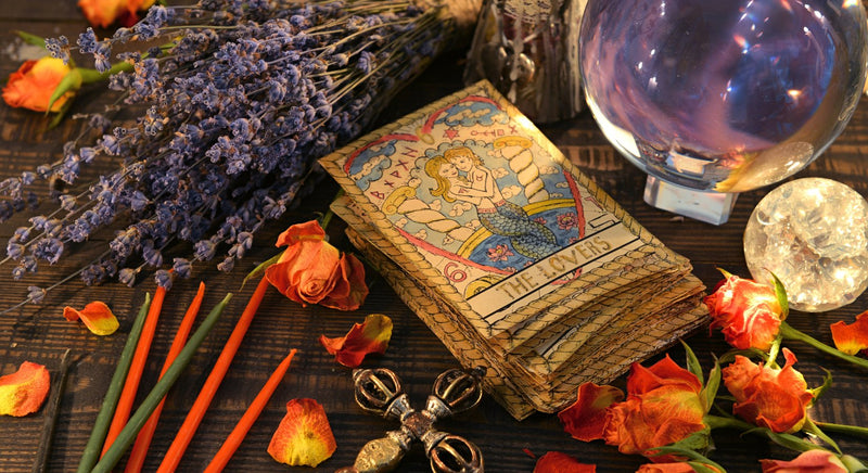 Difference Between Tarot and Oracle Cards - East Meets West USA
