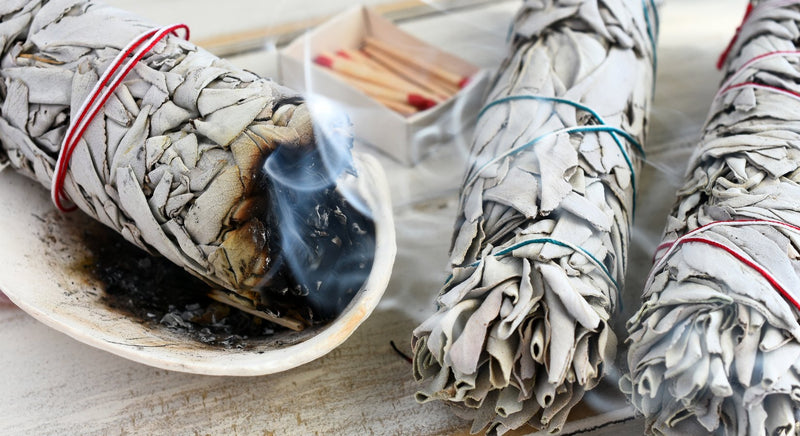 How to Use Sage (Smudge) to Cleanse